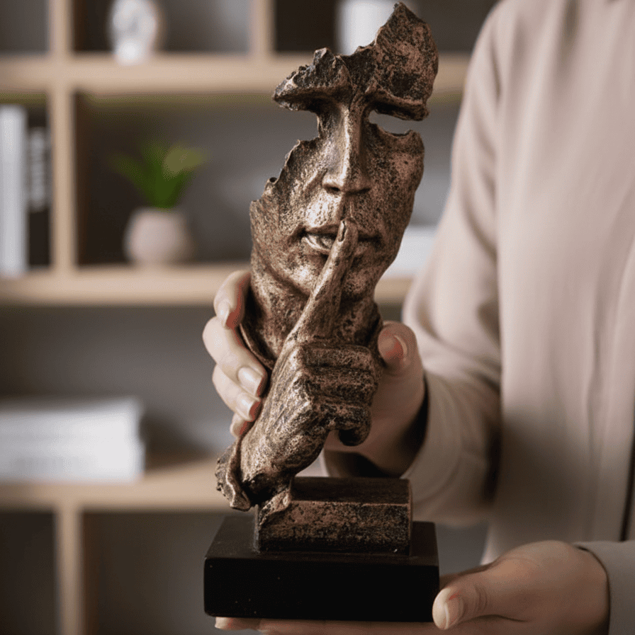 AURÉLIA – Abstract Golden Sculpture in Scandinavian Design