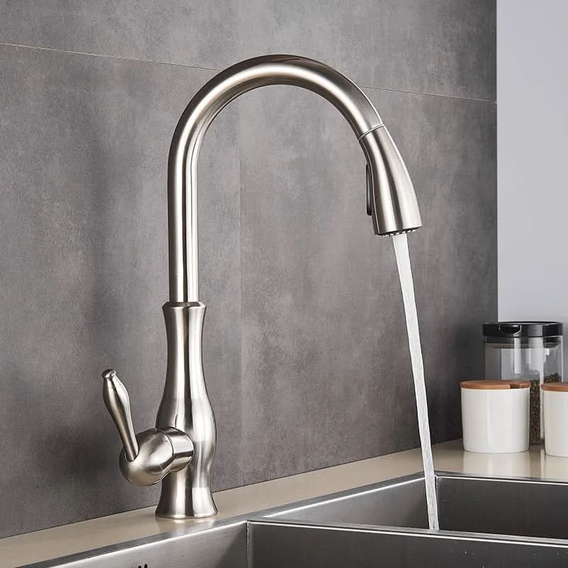 GOLDSTREAM Kitchen Mixer - Luxurious kitchen tap with pull-out spray & swivel function in a golden finish