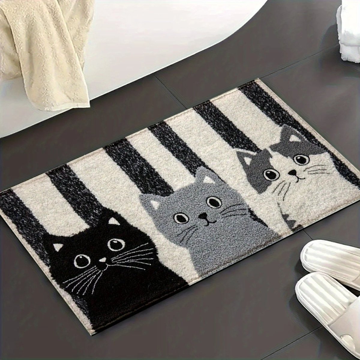 MIAUMAT – Striped Cartoon Cat Doormat for Indoor and Outdoor Use