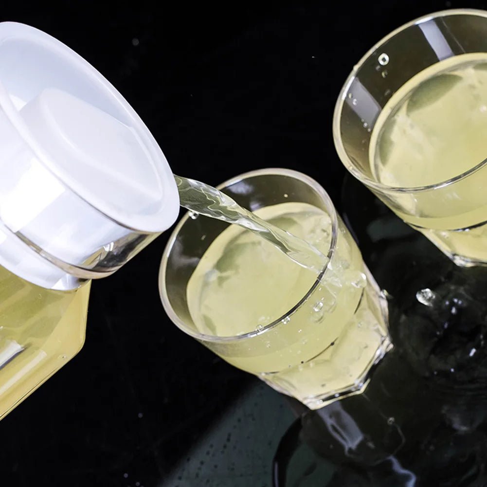 POURJOY – 1.1L Plastic Juice Jug with Durable Construction and Ergonomic Handle