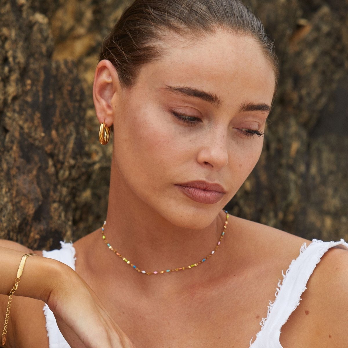 COLORLUXE – Rainbow Choker Necklace for Trend-Conscious Styles