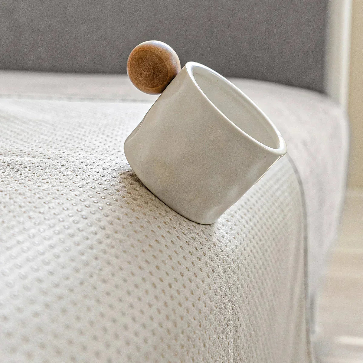 ECO FUR – Sustainable sofa cover against animal scratches