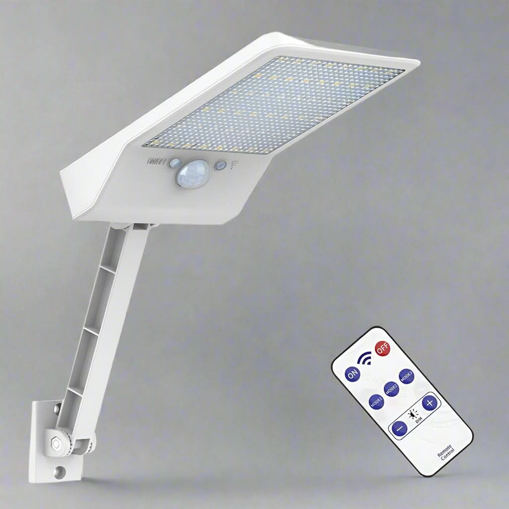 LumiGuard solar spotlight - LED outdoor light with motion sensor & remote control