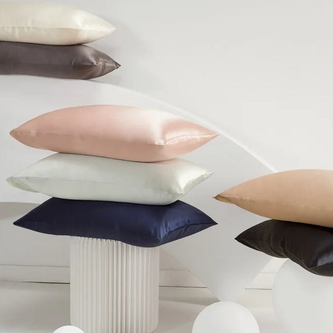GLOSSNIGHT – High-quality silk pillowcase for hair care & skin regeneration