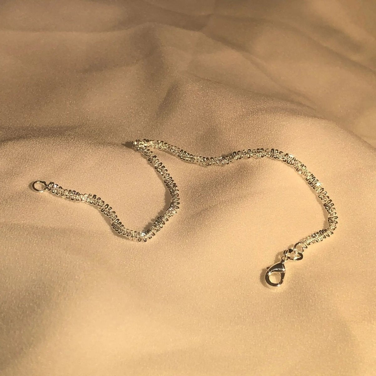 LUXEBAND – Timeless bracelet made of sterling silver – A special gift for her