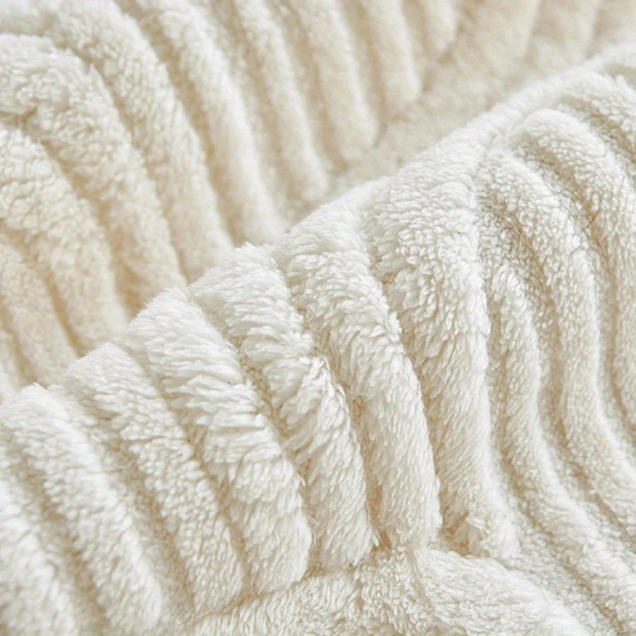 VELVETWAVES – Elegant velvet sofa cover, non-slip with wave stripes for interior decoration