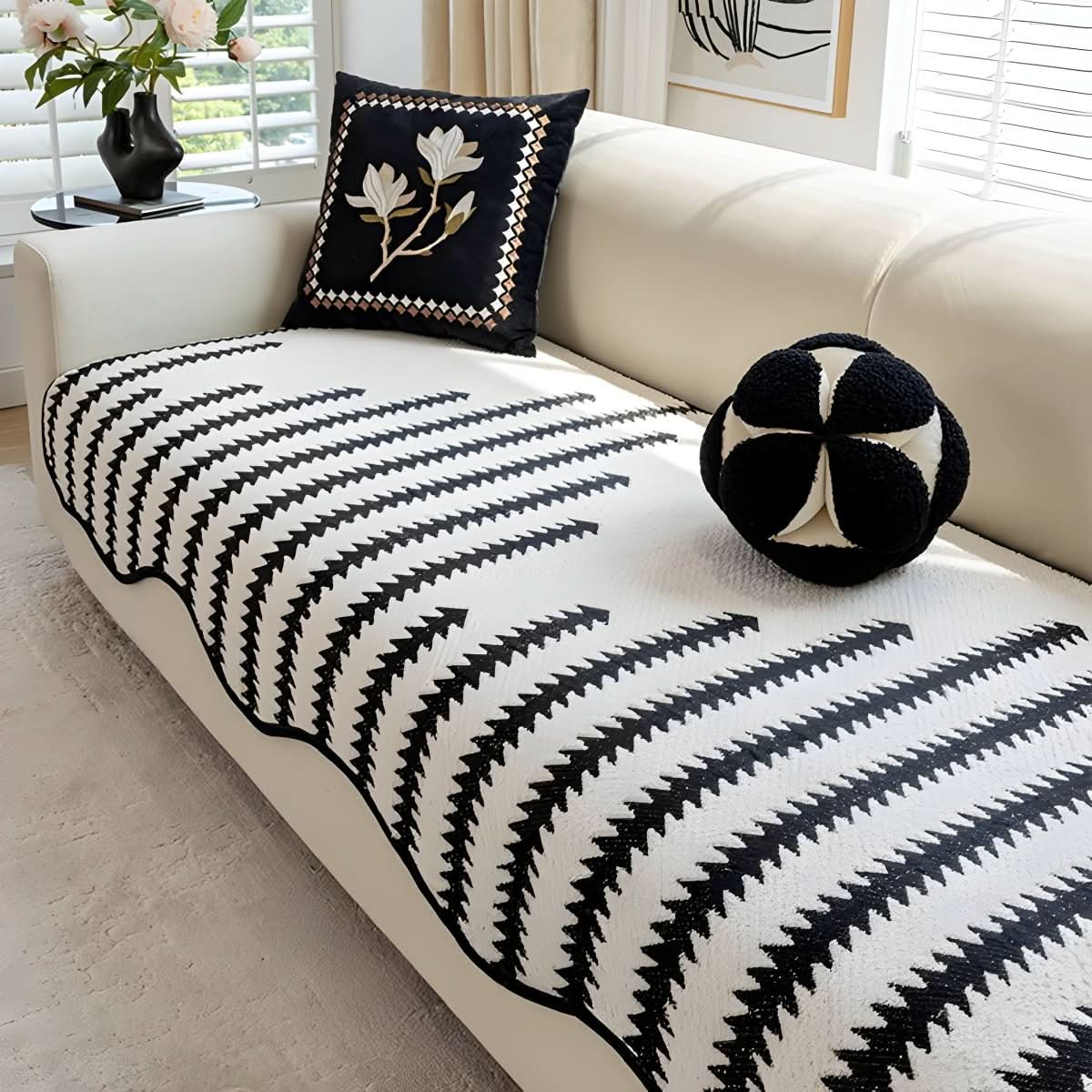 ChevronLuxe – Modern chenille sofa cover with stylish protection