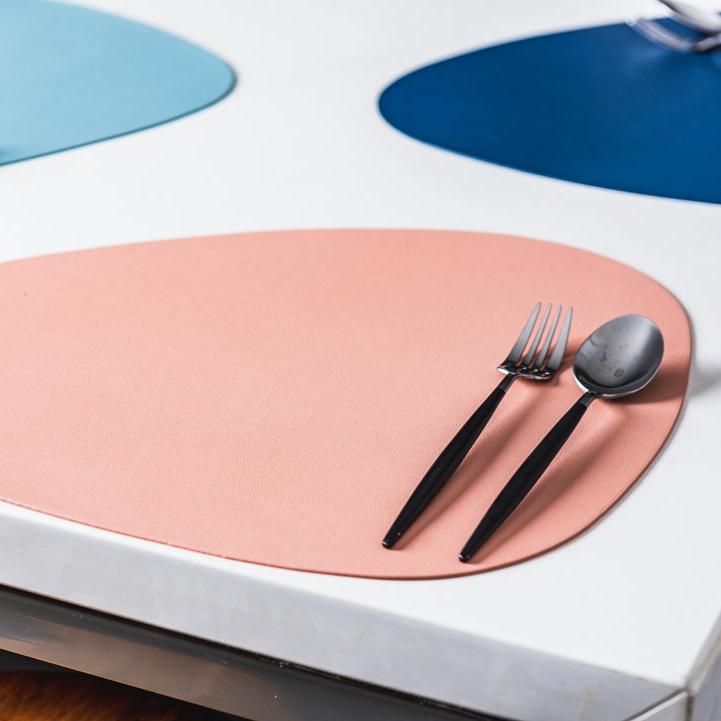 LUXPLACER – Heat-Resistant PU Leather Placemat for Clean & Stylish Dining