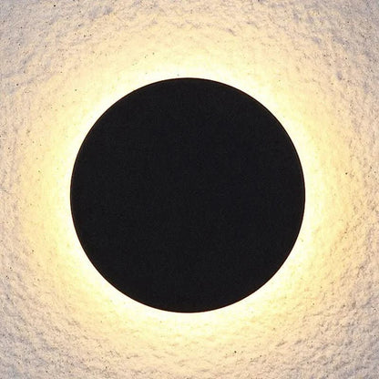 Orr Outdoor Wall Lamp - Minimalist LED wall light in round or square, IP65