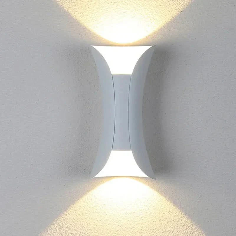 Orr Curved Outdoor LED Light - Weatherproof wall light with IP65 protection