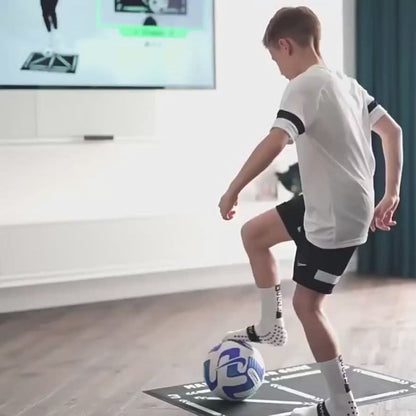 FootMaster non-slip football training mat - perfect for effective training at home
