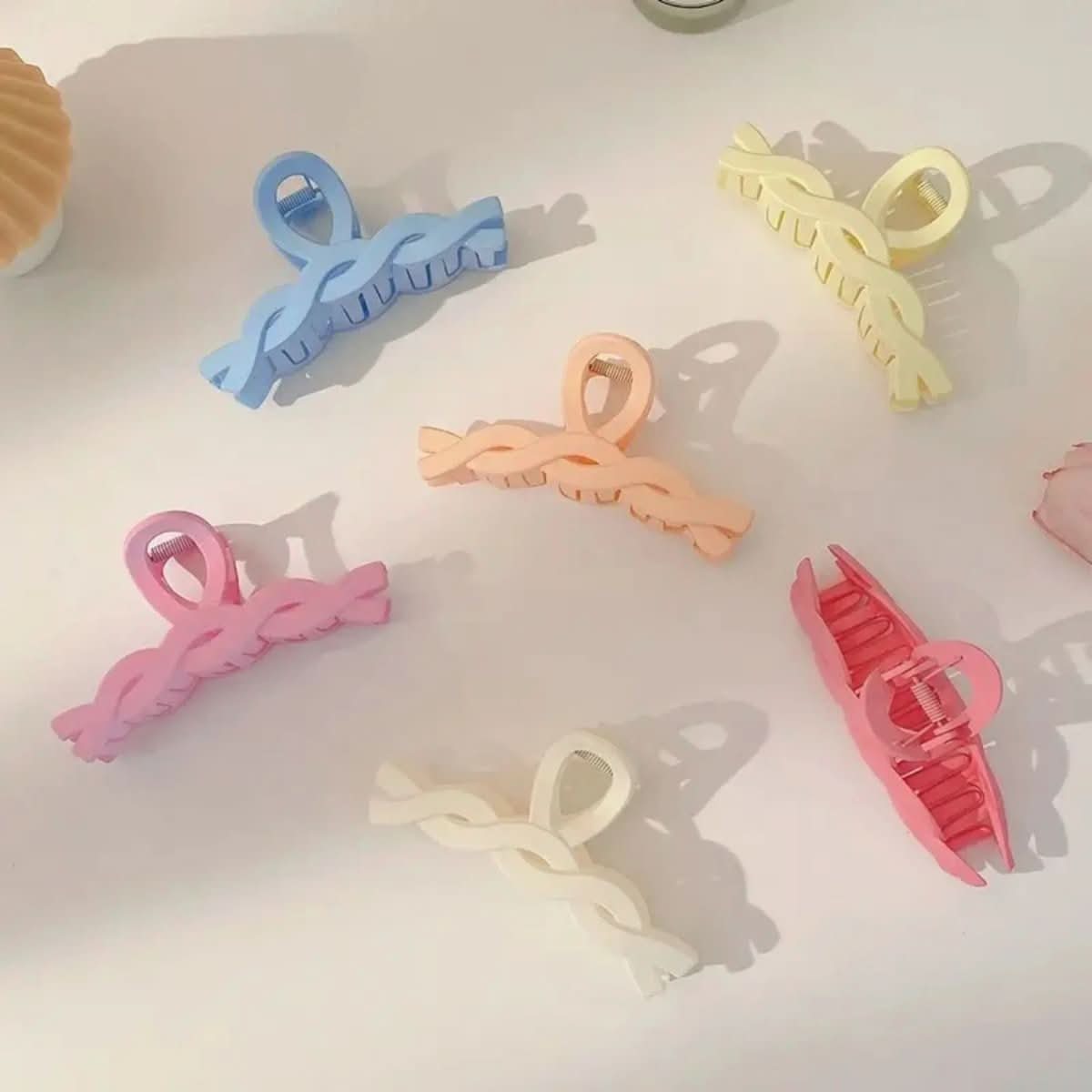 CLIPGLAM - Elegant hair clip with strong hold for every hair type