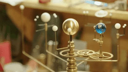 NINEORBIT – Brass Solar System Display with 9 Precisely Crafted Planets