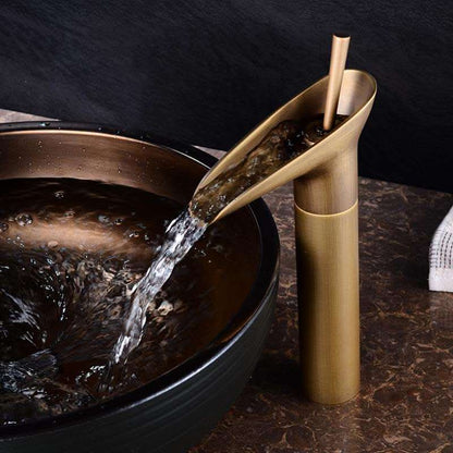 AquaFalls – Antique Waterfall Basin Faucet made of Brass