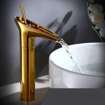AquaFalls – Antique Waterfall Basin Faucet made of Brass