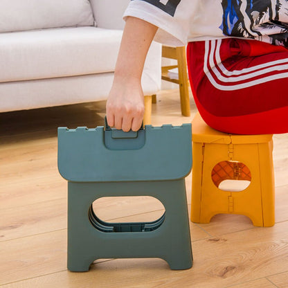 GRABSTEP – Foldable Safety Step with Reinforced Structure & Practical Carry Handle