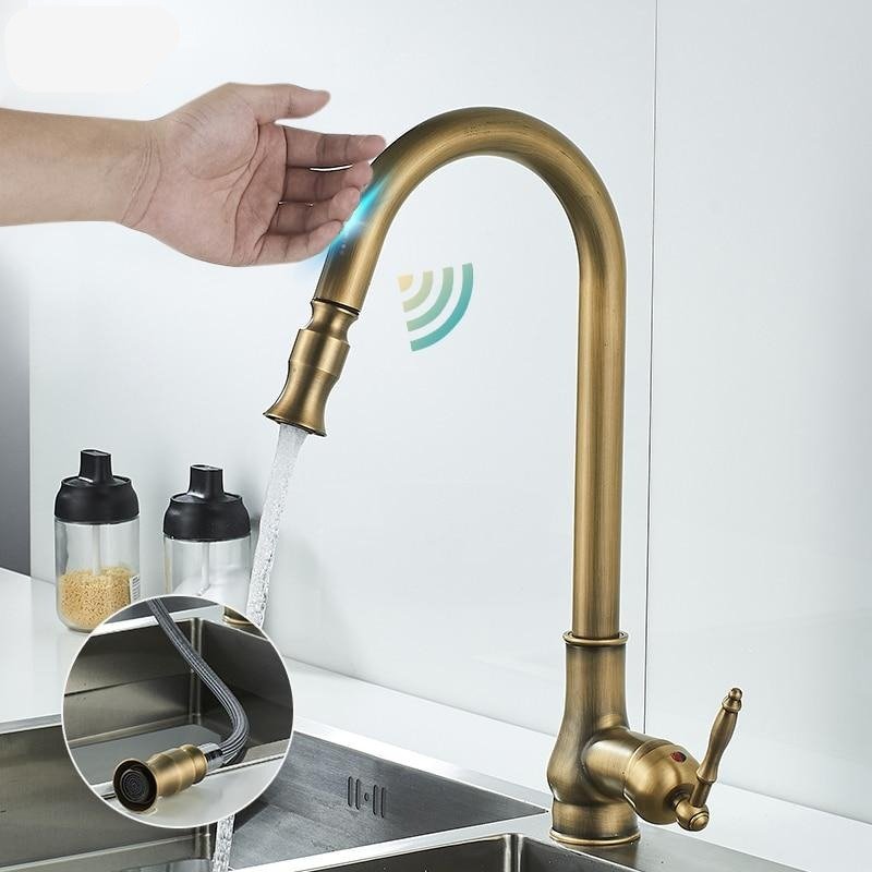 SMARTSPOUT – Kitchen faucet with pull-out function in antique bronze and touch sensor