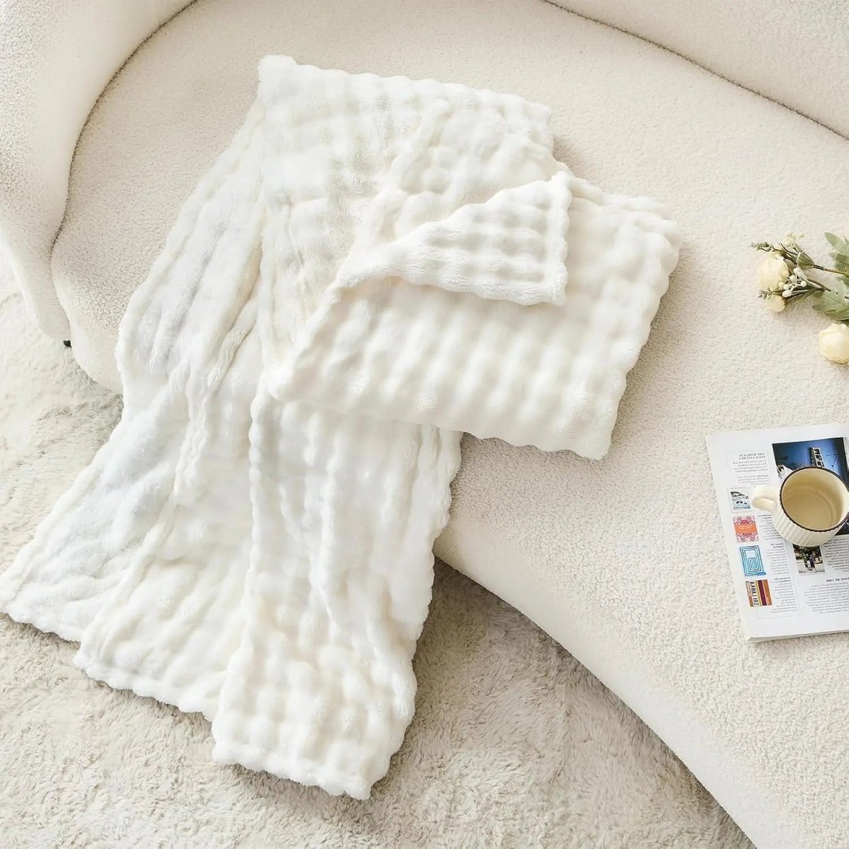 SOFTDIM – Cozy 3D Bubble Plush Blanket for All Seasons