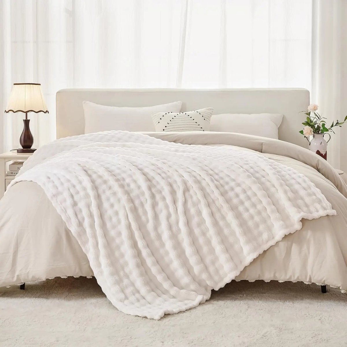 SOFTDIM – Cozy 3D Bubble Plush Blanket for All Seasons
