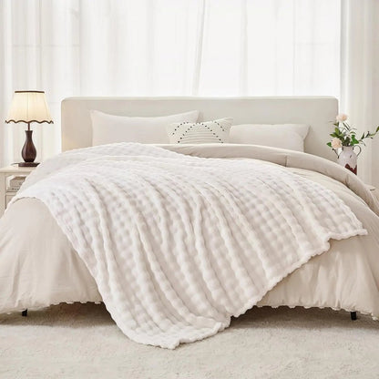 SOFTDIM – Cozy 3D Bubble Plush Blanket for All Seasons