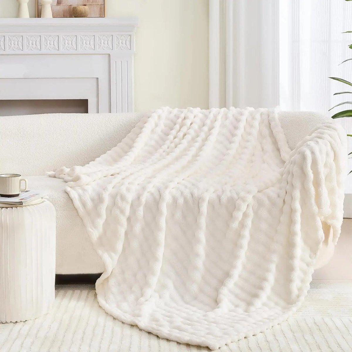 SOFTDIM – Cozy 3D Bubble Plush Blanket for All Seasons