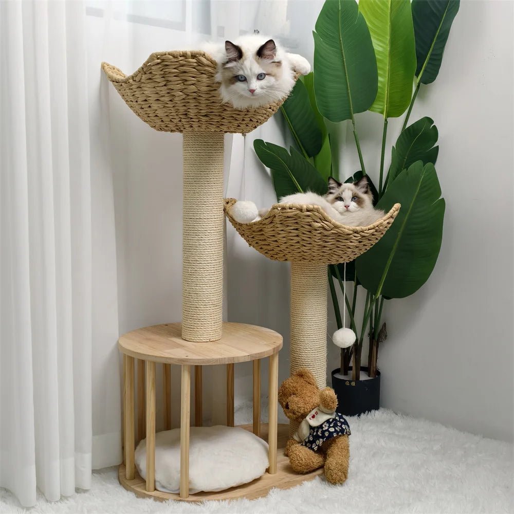 TRICATLOFT – Three-level plush cat tree with sturdy sisal scratching posts