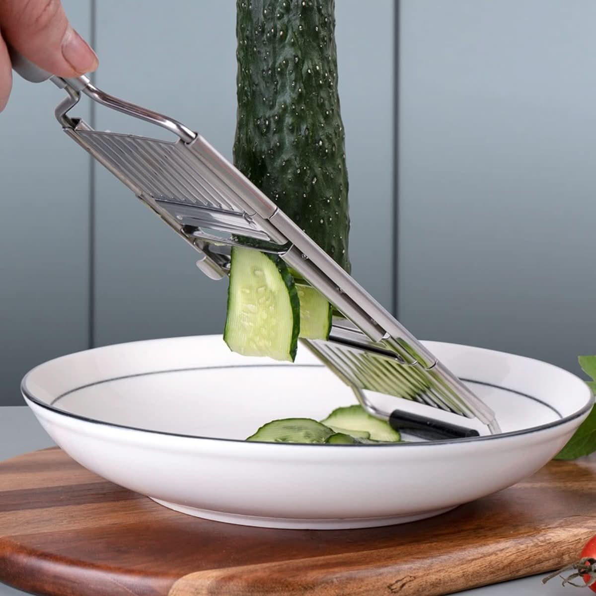 SLICECRAFT – Versatile kitchen slicer with interchangeable stainless steel blades