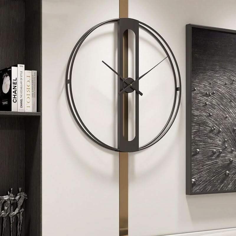 FOCALPOINT – 50cm Gold & Black Metal Wall Clock as Eye-Catcher