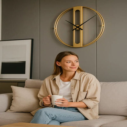 FOCALPOINT – 50cm Gold & Black Metal Wall Clock as Eye-Catcher