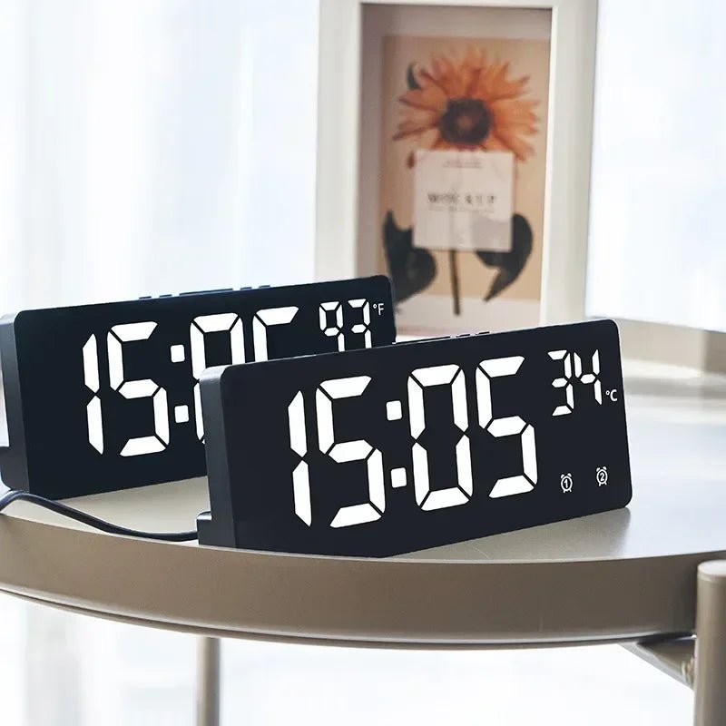 SMARTVOX – Digital alarm clock with voice control & dual alarm