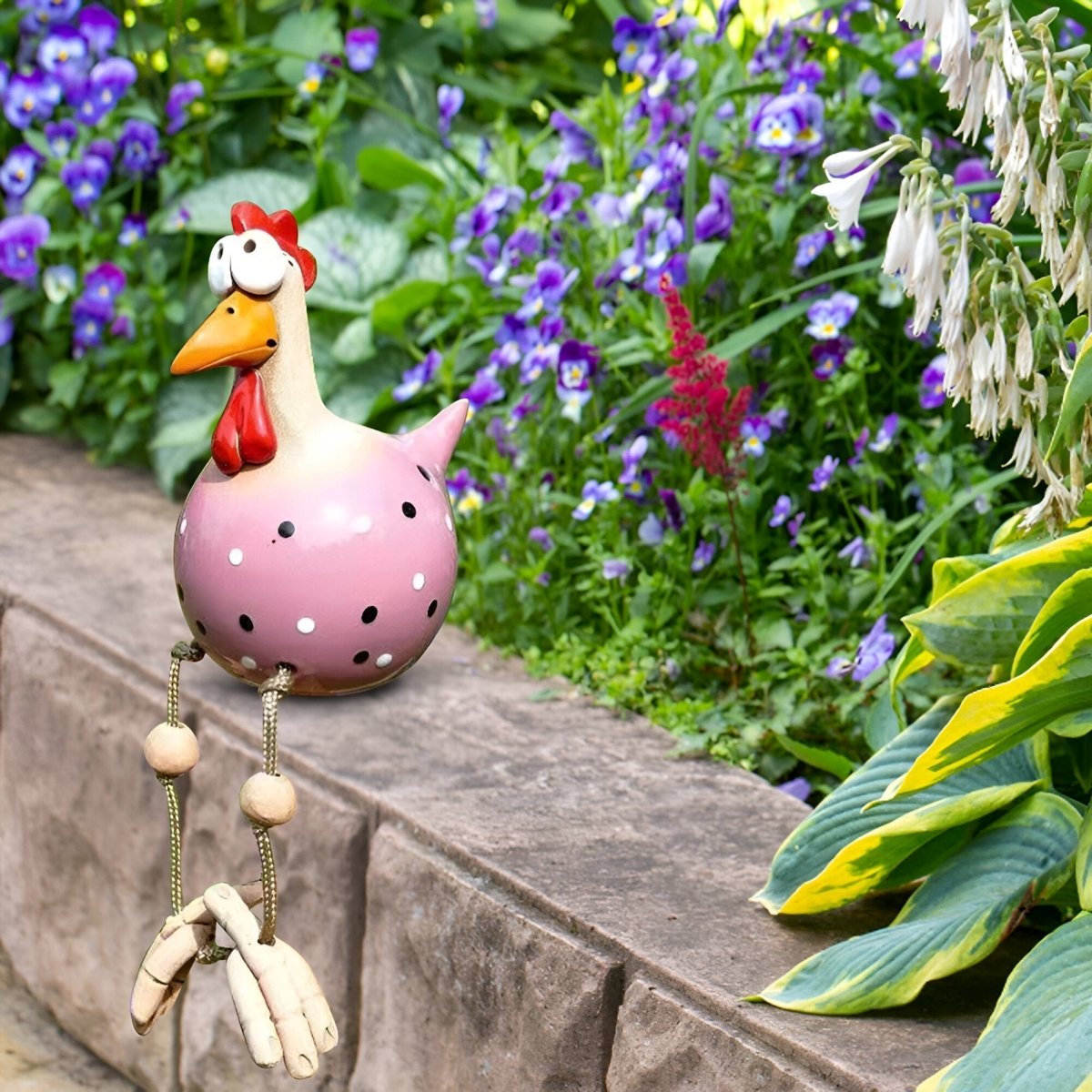 FARMYARD – Chicken figure with large eyes made of weatherproof resin for an attractive garden