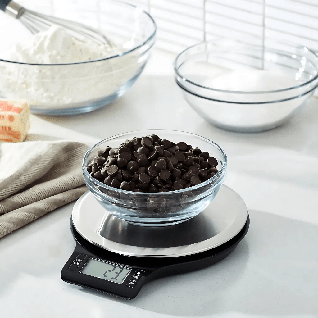MEALMATE – Digital kitchen scale with clearly visible LCD panel