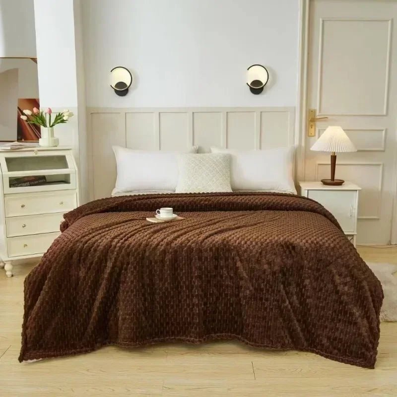 HOMELYFLEECE – Cozy Coral Fleece Blanket for Comfortable Warmth in Everyday Life
