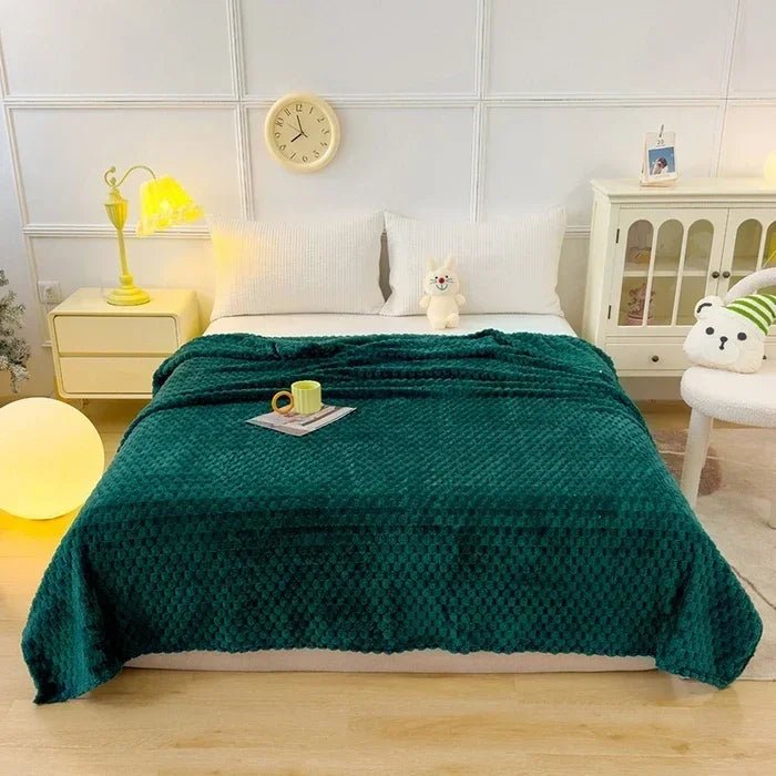 HOMELYFLEECE – Cozy Coral Fleece Blanket for Comfortable Warmth in Everyday Life