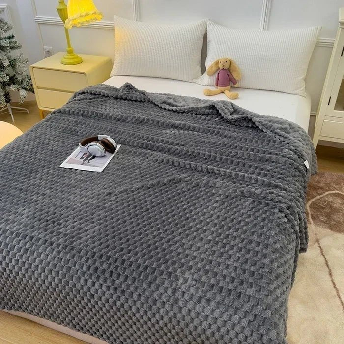 HOMELYFLEECE – Cozy Coral Fleece Blanket for Comfortable Warmth in Everyday Life