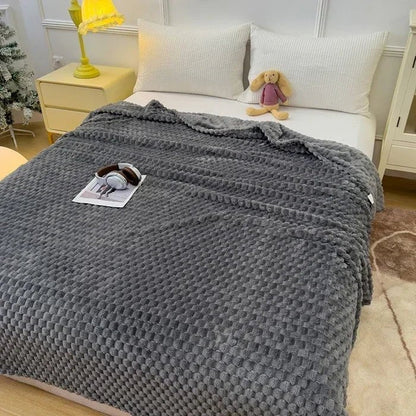 HOMELYFLEECE – Cozy Coral Fleece Blanket for Comfortable Warmth in Everyday Life