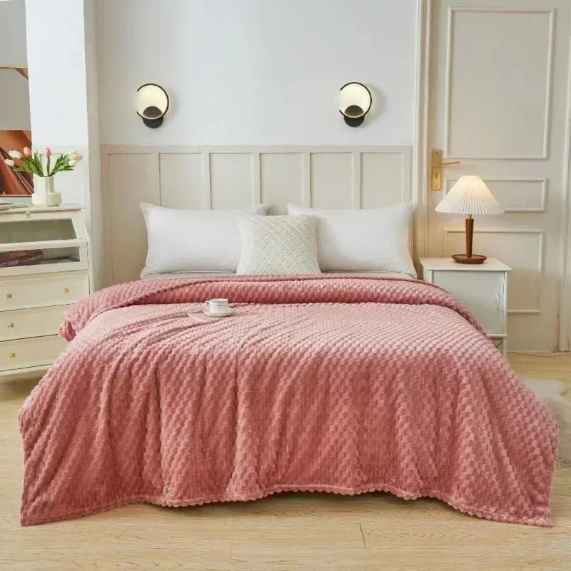 HOMELYFLEECE – Cozy Coral Fleece Blanket for Comfortable Warmth in Everyday Life
