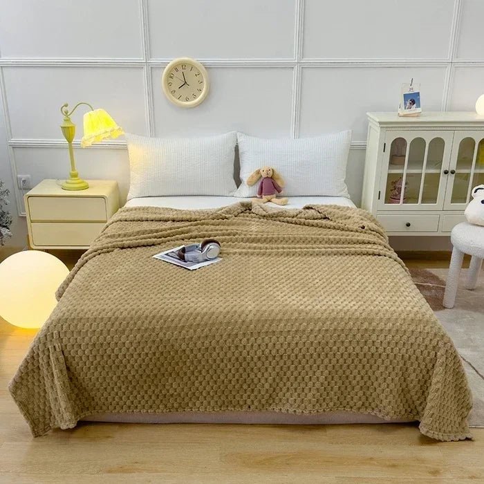 HOMELYFLEECE – Cozy Coral Fleece Blanket for Comfortable Warmth in Everyday Life