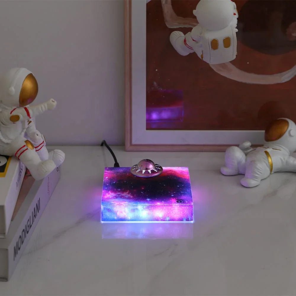 QUANTUMLAMP – Floating Spaceship LED Night Light with Magnetic Levitation Technology