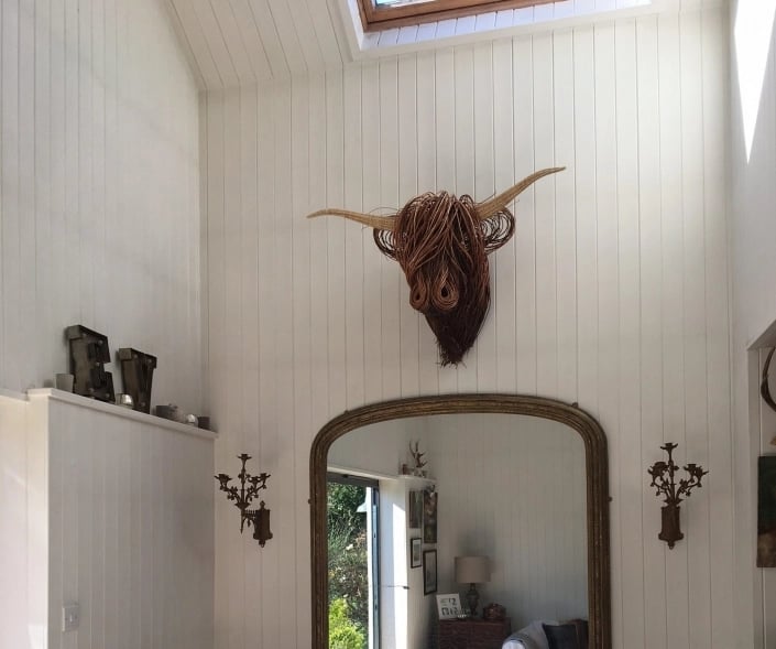 BOVINEART – Elegant cow wall sculpture in country house style