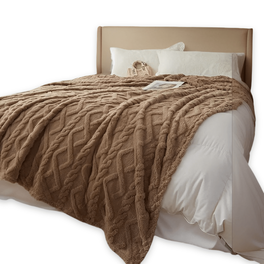 SNUGLAYERS – Double-layer fleece blanket with modern geometric design