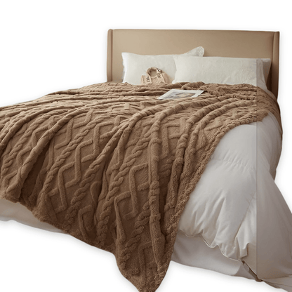 SNUGLAYERS – Double-layer fleece blanket with modern geometric design