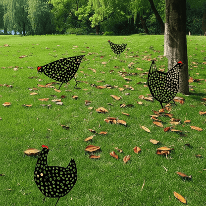 Henvera – Weather-resistant Metal Chicken Decoration for Rustic Gardens
