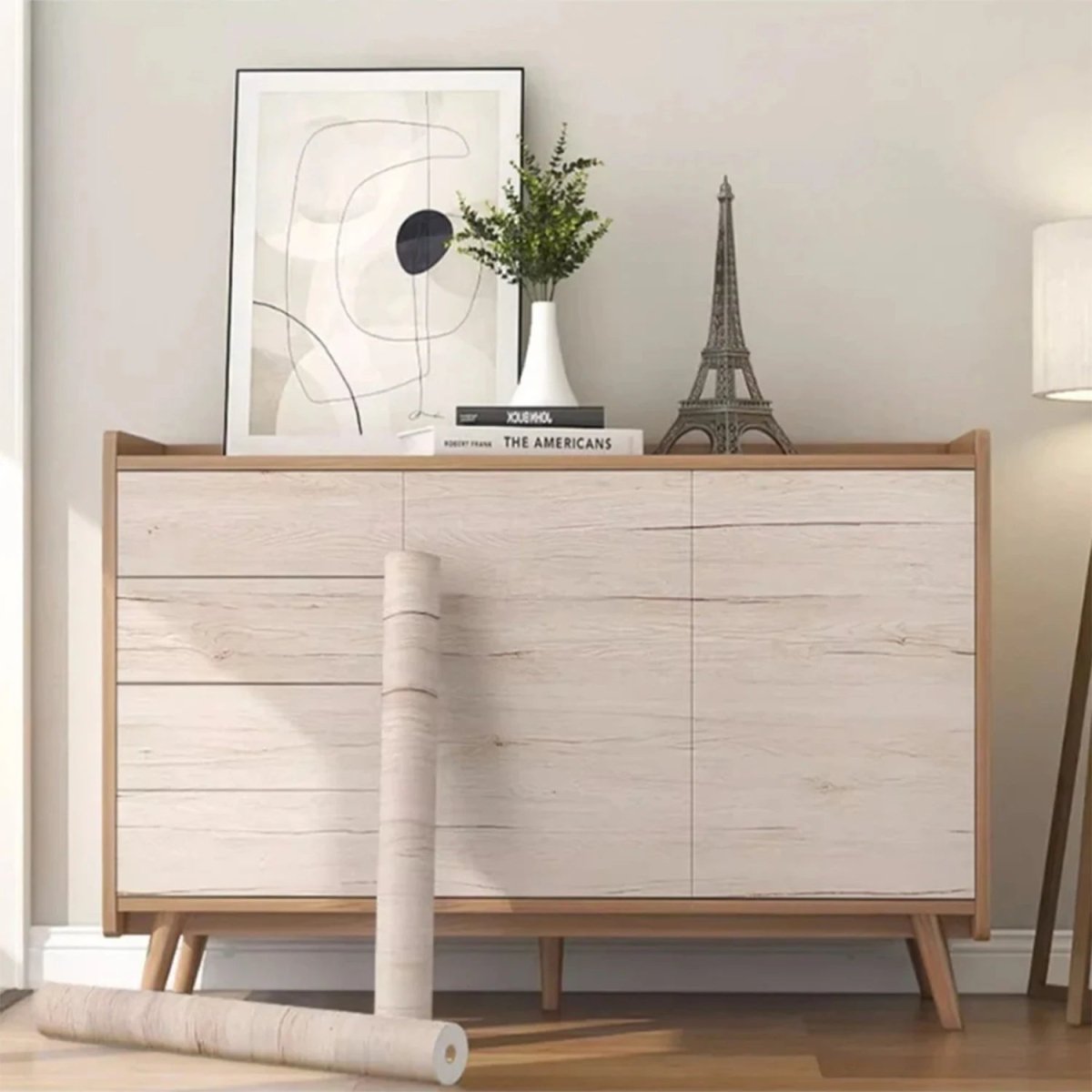 URBANDESIGN – Black peel-and-stick wallpaper in wood look for modern interior upgrades