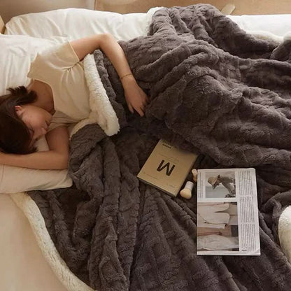 Thick lambswool blanket - Fluffy winter blanket for maximum warmth