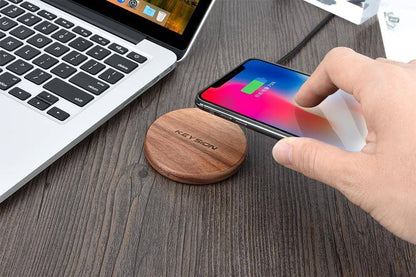 EARTHWATT – Sustainable Qi Fast Charger made of Bamboo with Overheat Protection