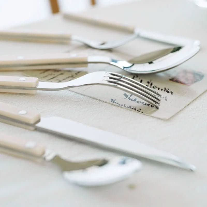 ETERNIFORCE – 4-Piece Stainless Steel Flatware Set with Engraved Design