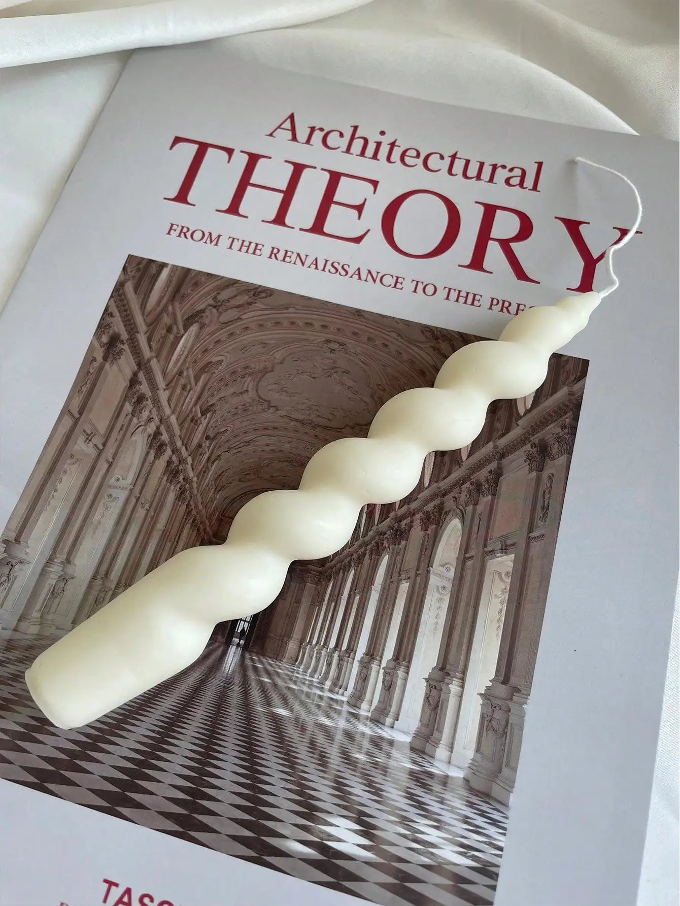 SOYTWIST – Elegant twisted taper candles made from soy wax for a gentle ambiance