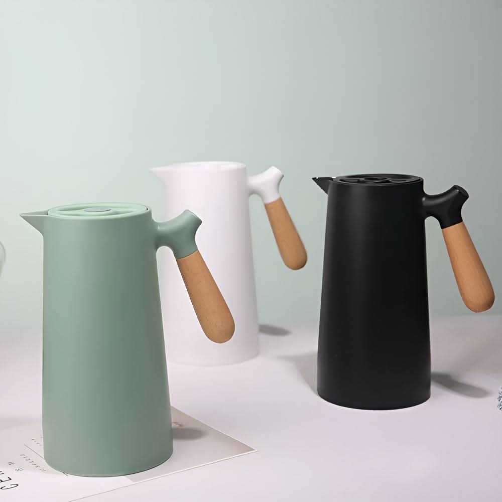 VetroLux – Elegant double-walled glass carafe with wooden handle for hot and cold drinks