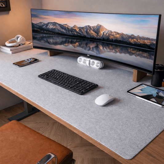 FILZMAT PRO – Smooth felt desk pad for elegant workspace protection